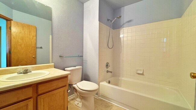 Building Photo - Welcome To This Fantastic 3 Bed 4 Bath Hom...