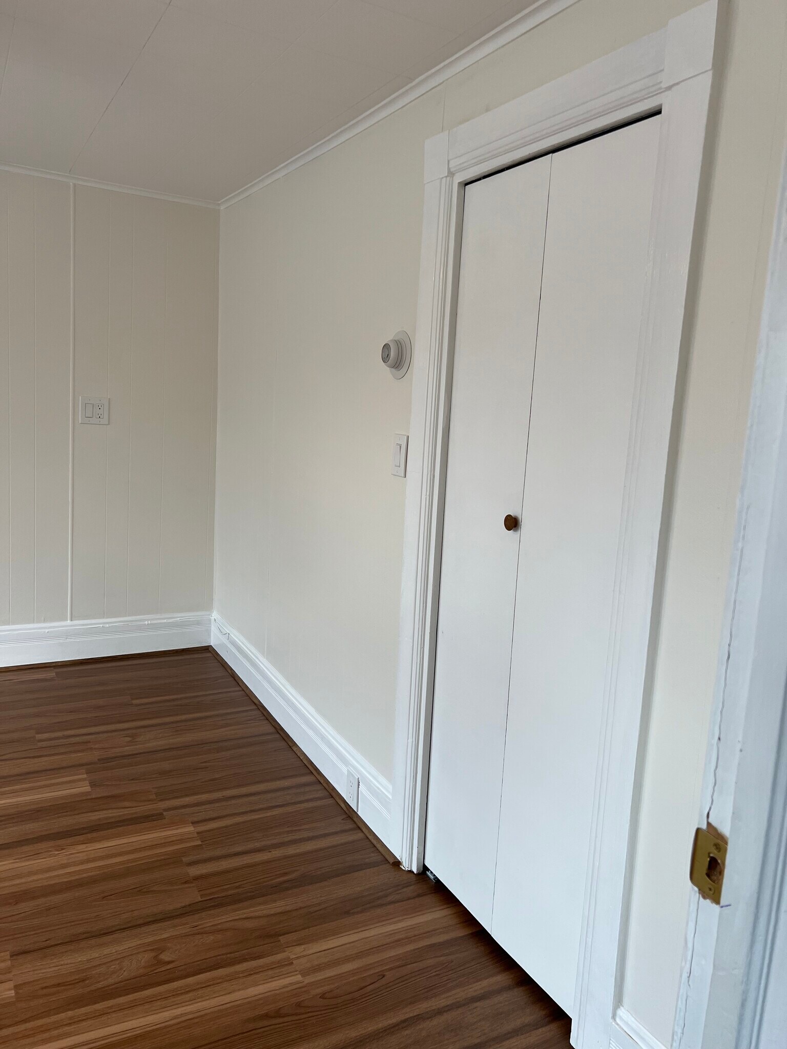 Building Photo - 513 S Albany St