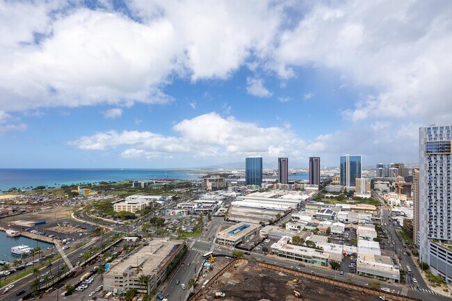 Building Photo - 1000 Auahi St