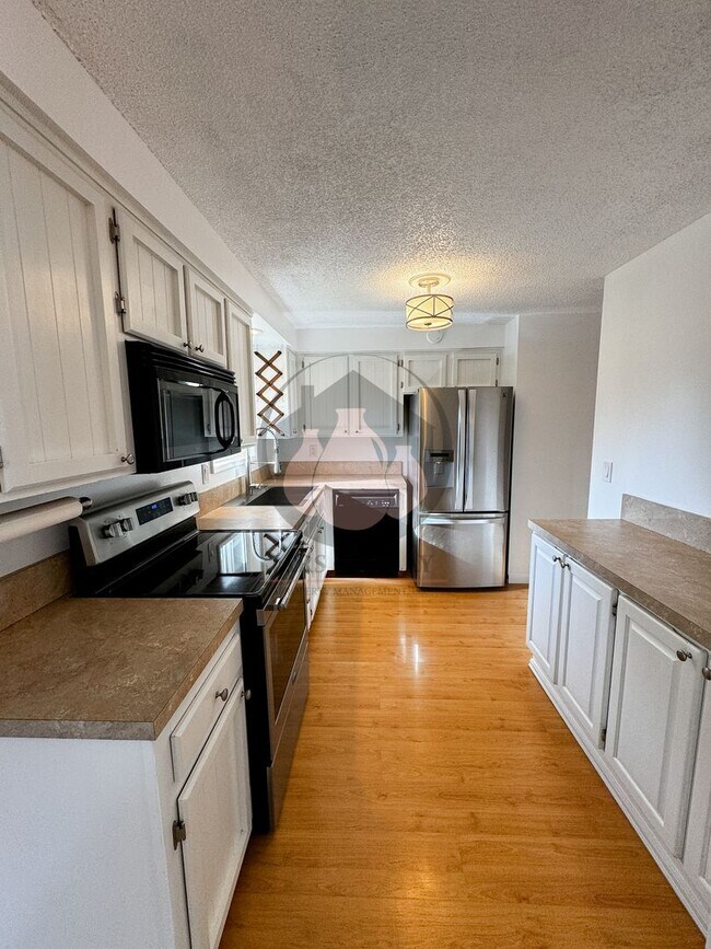 Building Photo - Adorable South Salem Home-Coming Available...