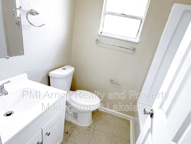 Building Photo - 3212 Crystal Hills Loop S