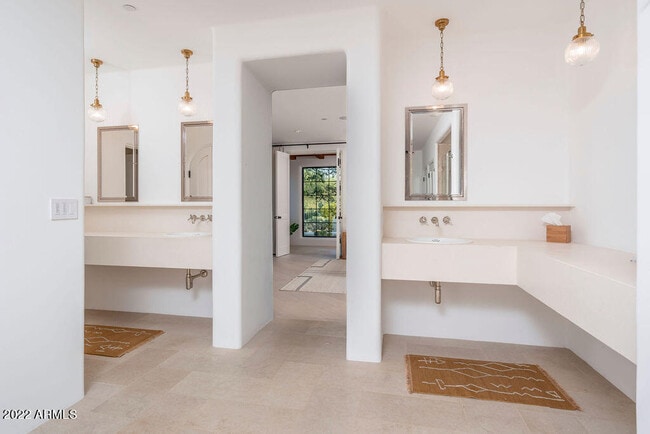 Building Photo - 6723 N Desert Fairways Dr