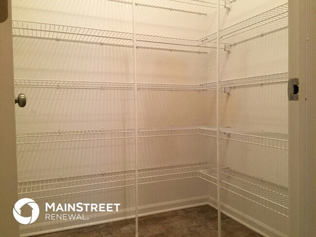 Building Photo - 6081 Bannister Ct