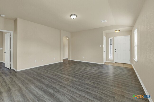 Building Photo - 1512 Doncaster Dr