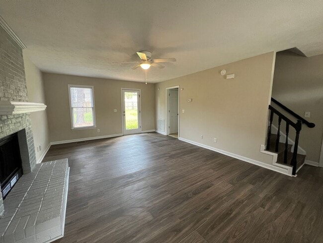 Building Photo - Charming 3 Bed 2.5 Bath Home in Beaver Run