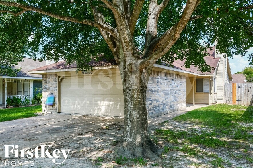 Building Photo - 13630 Alon Ln