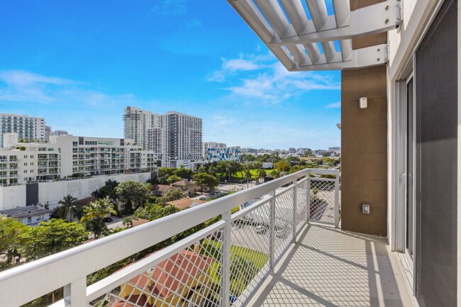 Building Photo - 2703 Biscayne Blvd