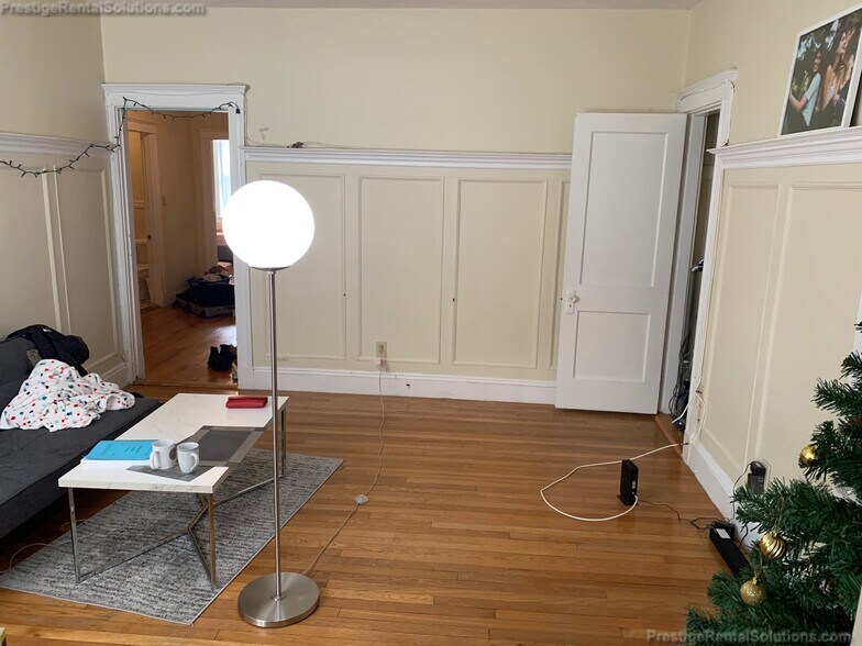 Primary Photo - 1116 Commonwealth Ave