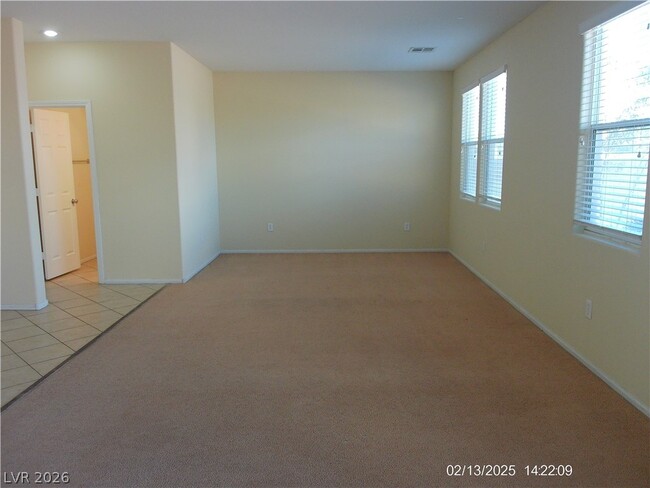 Building Photo - 6644 Pine Siskin Pl