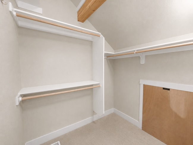 Building Photo - Light-Filled Bend Split-Level with Mountain Views & Flexible Space