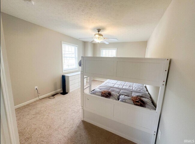 Building Photo - 1698 W Sunstone Dr