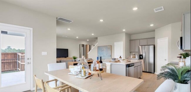 Building Photo - 257 Frogmore Lp