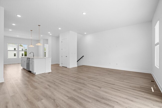 Building Photo - 2910 Kempthorne Rd