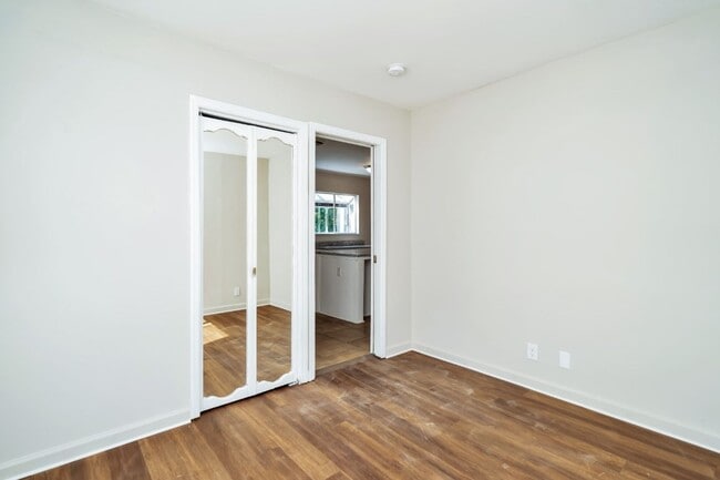 Building Photo - AVAILABLE NOW! Home for rent in Leeds AL! Close to shopping and food!