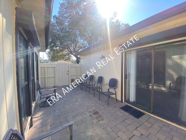 Building Photo - 925 Holbrook Cir