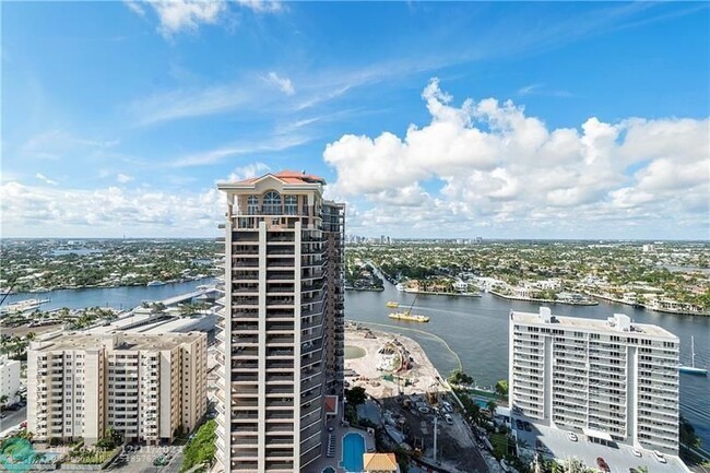 Building Photo - 101 S Fort Lauderdale Beach Blvd