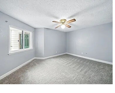 Building Photo - 2312 Balsam Dr