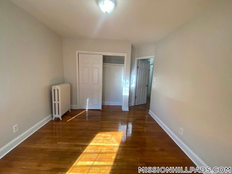 Building Photo - 184 Walnut Ave