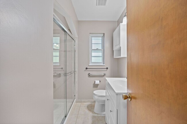 Building Photo - 5334 Alvera Dr