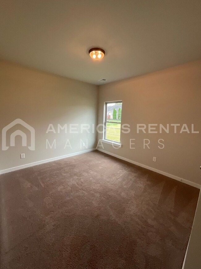 Building Photo - 486 Andrew Dr