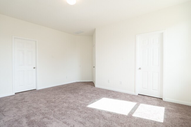 Building Photo - 6120 Whitewing Rd