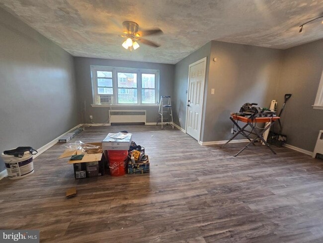 Building Photo - 934 Durard St