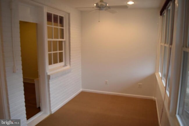 Building Photo - 104 Longfellow St NW