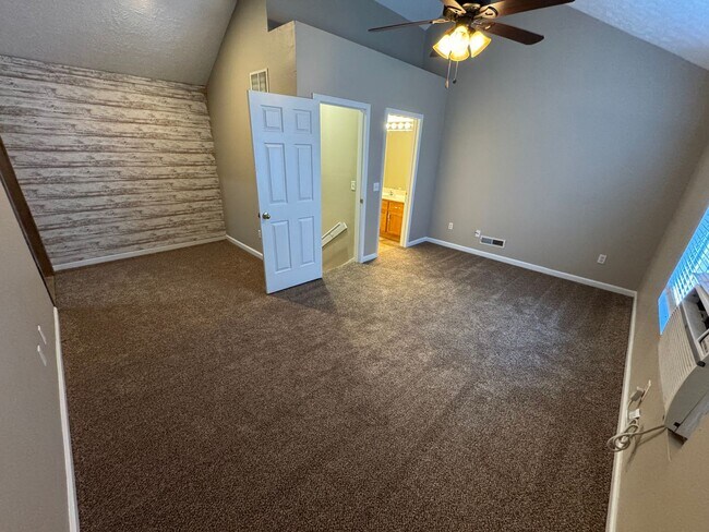 Building Photo - 404 N.Hightower Ave
