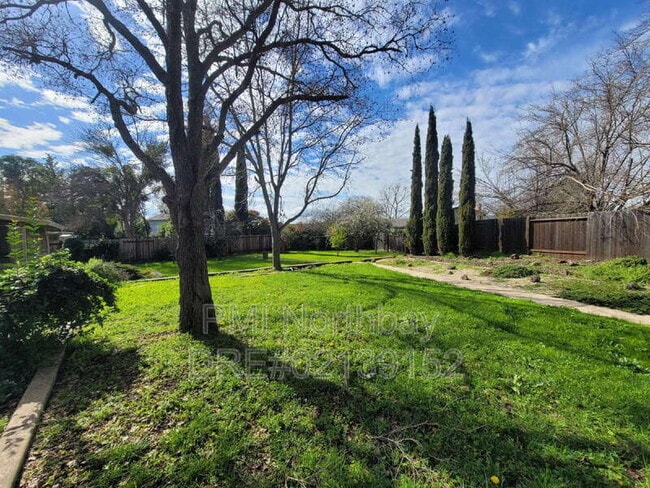 Building Photo - 3552 Larchmont Ct