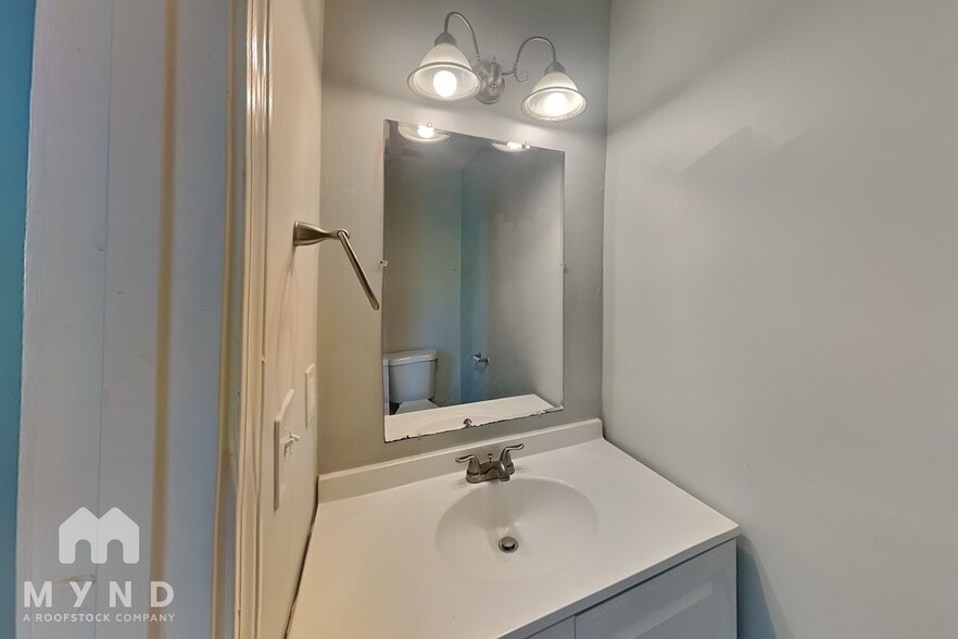 Building Photo - 3202 Lancer Dr