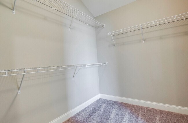 Building Photo - Gorgeous Newer Construction Home!