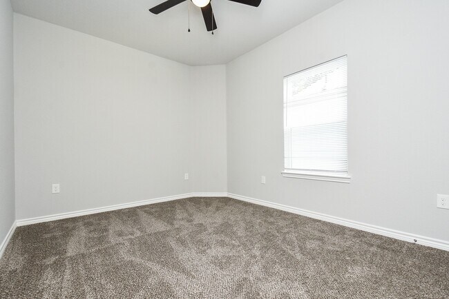 Building Photo - 16991 W Dounreay St