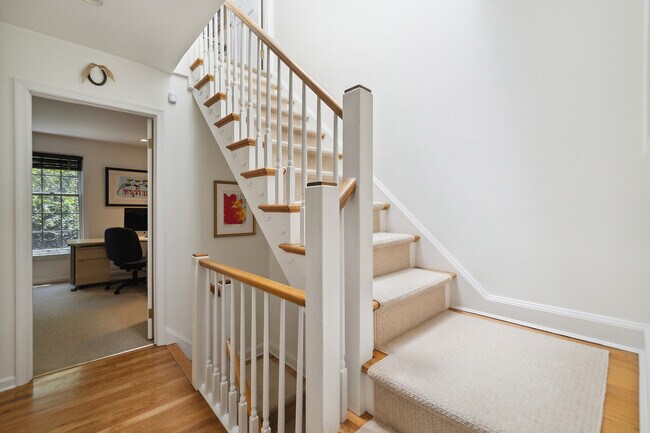 Building Photo - 421 S Jessup St