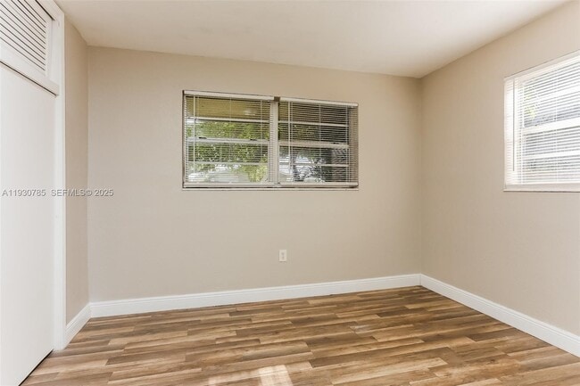 Building Photo - 7560 Venetian St