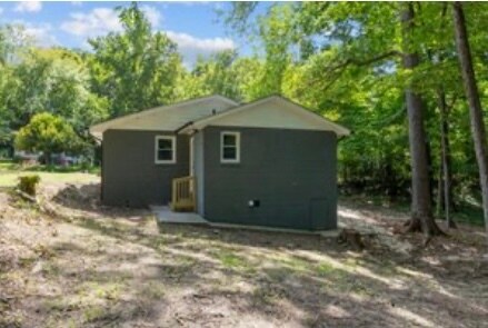 Building Photo - 1424 Springbrook Dr