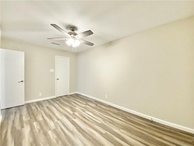 Building Photo - 2110 Blue Meadow Dr