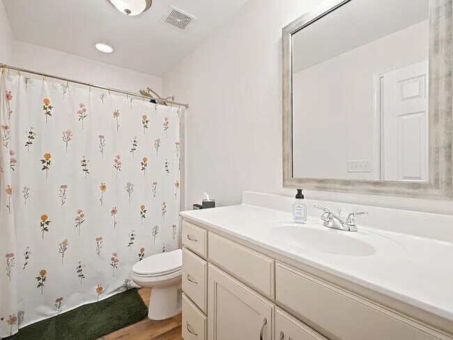Building Photo - Lease OR Lease to Own