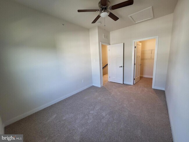 Building Photo - 430 Paperbark Sq