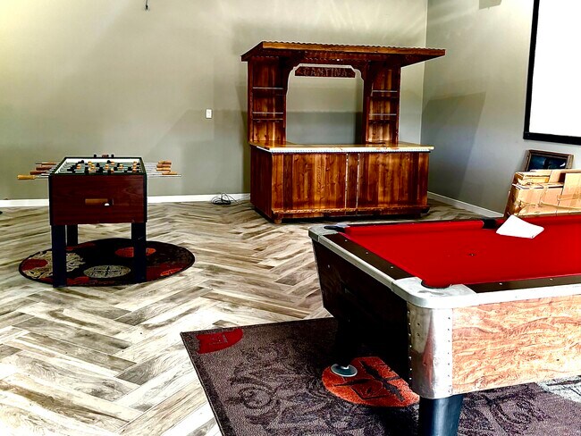 Building Photo - 1422 Seminole Valley Dr