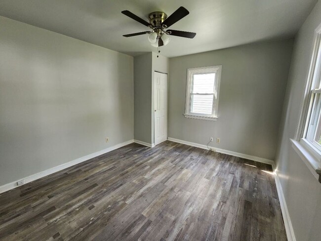 Building Photo - Newly Remodeled 4 bed 1 bath in Pleasant R...