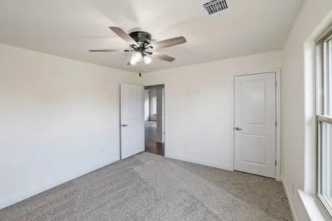 Building Photo - 7609 Woodford Ave
