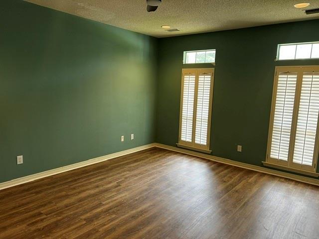 Building Photo - 7470 Mallard Dr