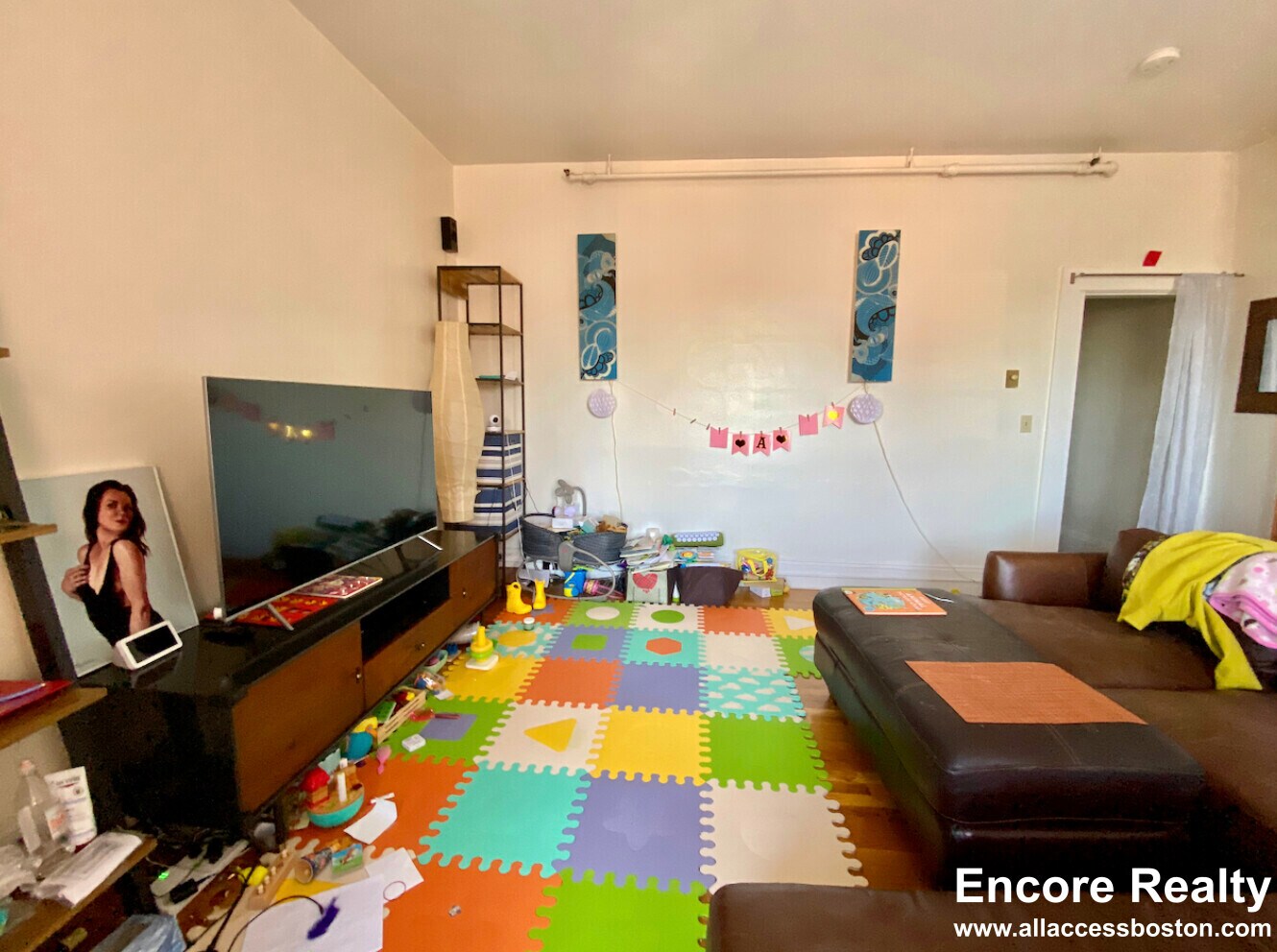 Building Photo - 913 Boylston St