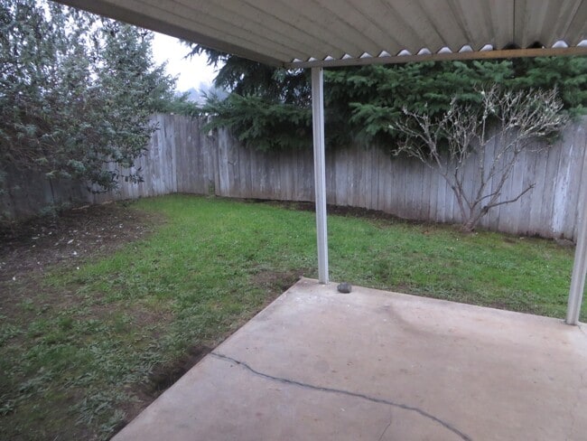 Building Photo - lynd04