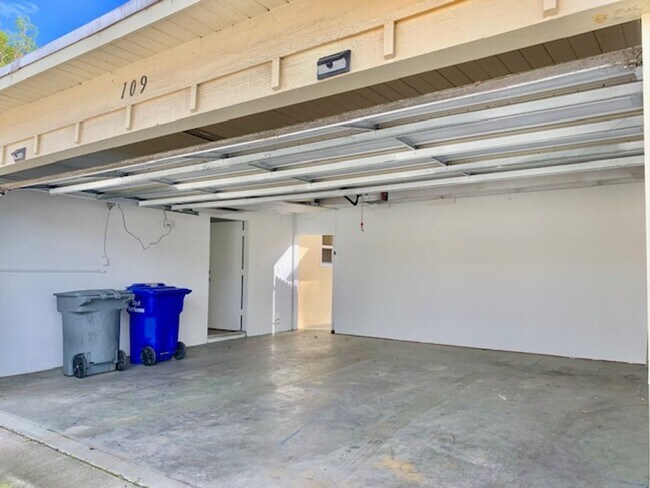 Building Photo - 109 E Channel Islands Blvd