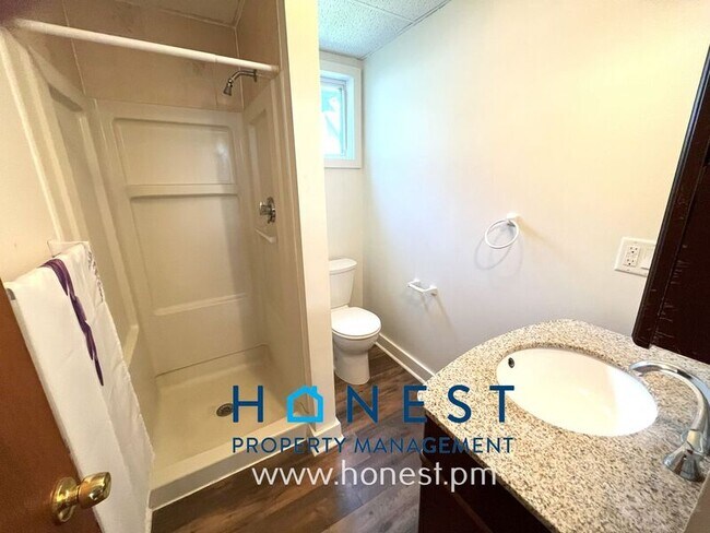 Building Photo - 20 Academy St