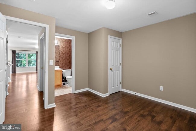 Building Photo - 102 Penns Manor Dr