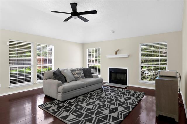 Building Photo - 2416 Garden Park Ct