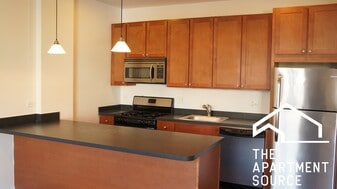 Building Photo - 2840 N Albany Ave