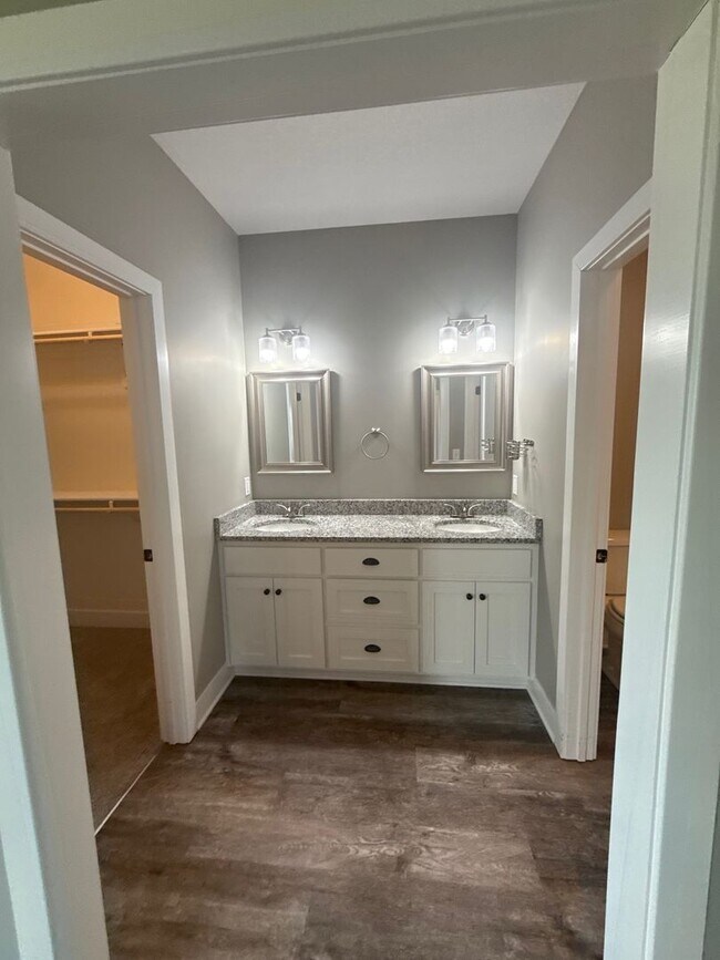 Building Photo - 17212-17224 Palazzo Drive